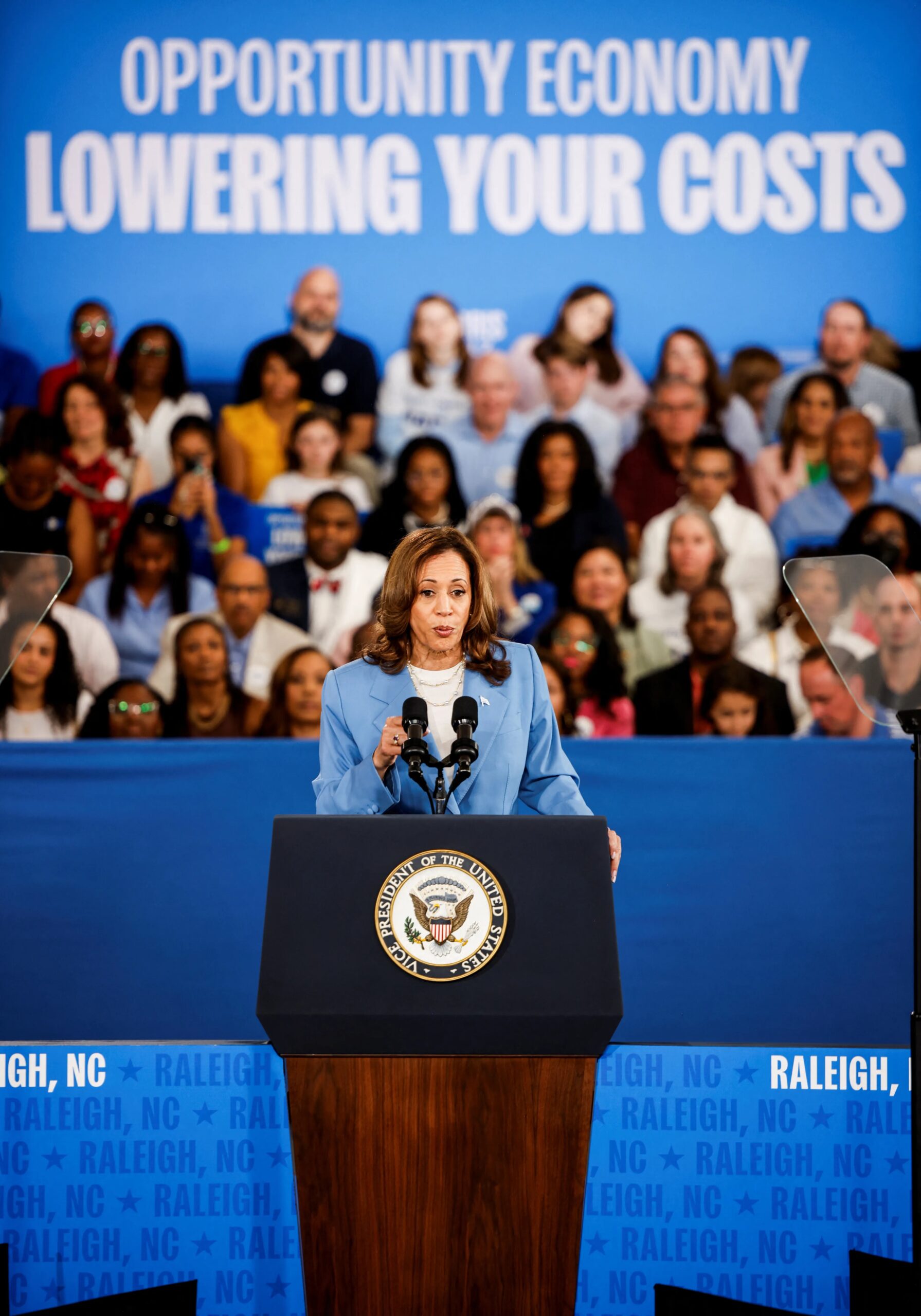 Kamala Harris, the vice-president and Democratic presidential candidate, has called for a ban on grocery “price-gouging” in her first speech focused on economic policy